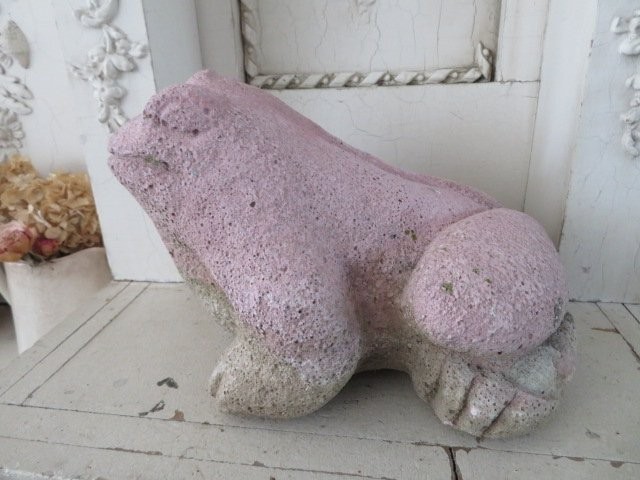 ADORABLE Chippy PINK Vintage STATUE Garden FROG TOAD Time Worn Patina