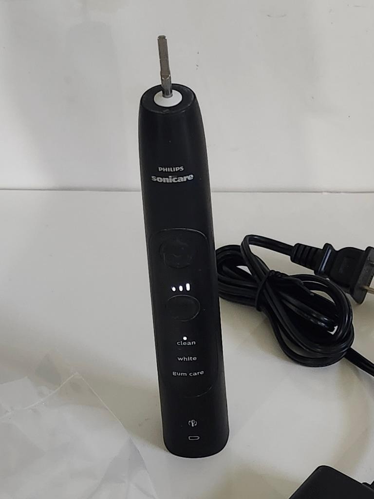 Philips Sonicare ProtectiveClean 6100 ToothBrush Black,Please Read