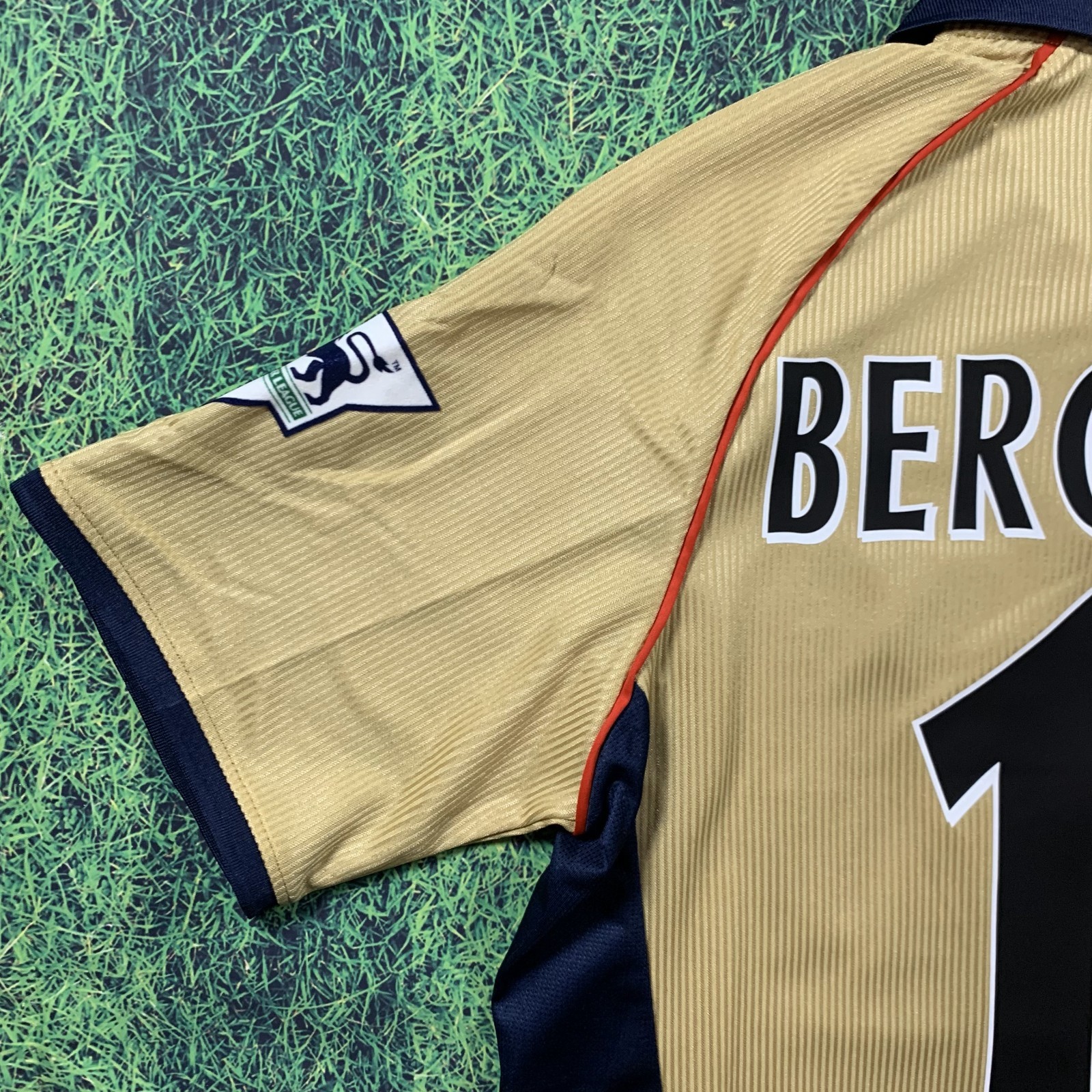 Bergkamp Arsenal 2001/2002 Away Jersey - Retro Jersey - Mens Sizes - New