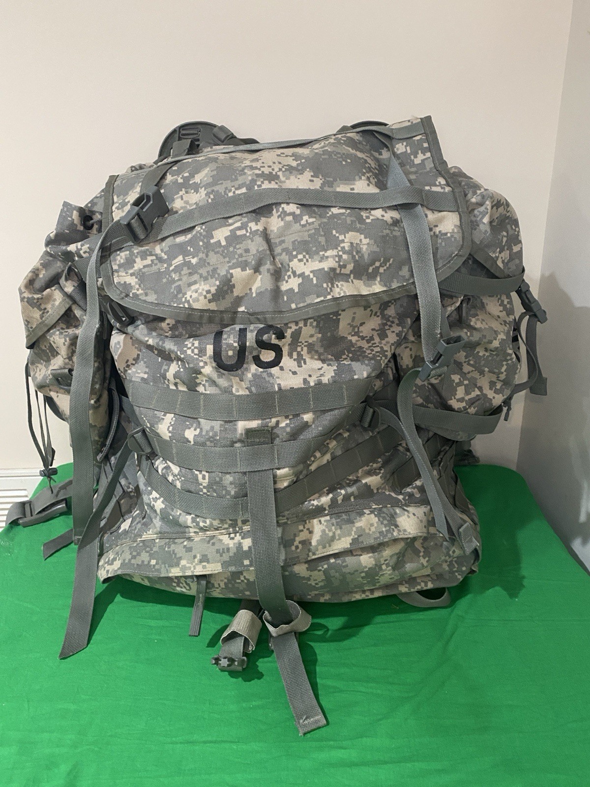 US Army MOLLE II Rucksack ACU w/ Frame & 2 Sustainment Pouches Surplus Gear