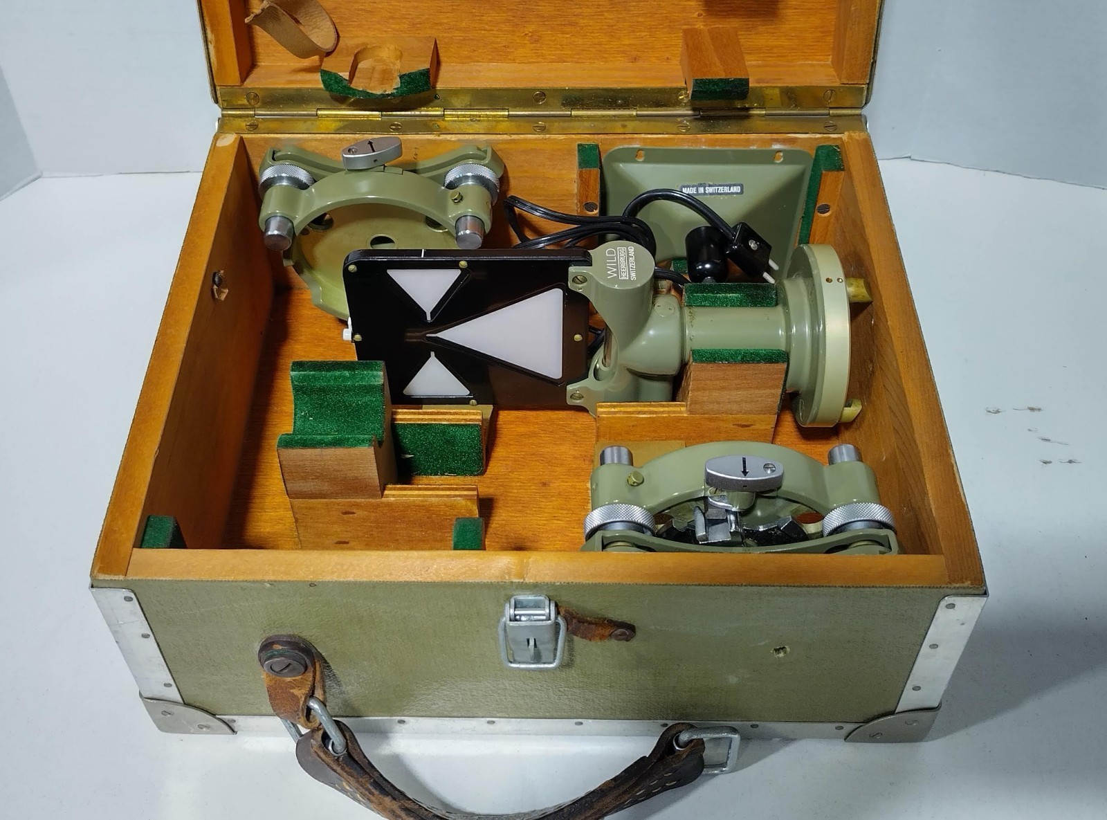 Wild Heerbrugg Switzerland Surveying Target Tribrach GZM5 w/Case Vintage 1960s