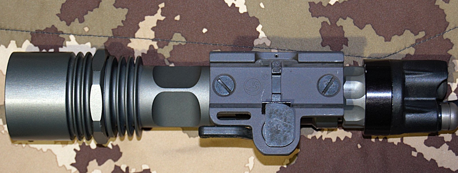 Surefire M962 Tactical Weapon Light w/ A.R.M.S. #17 Wingless Mount Old Gen