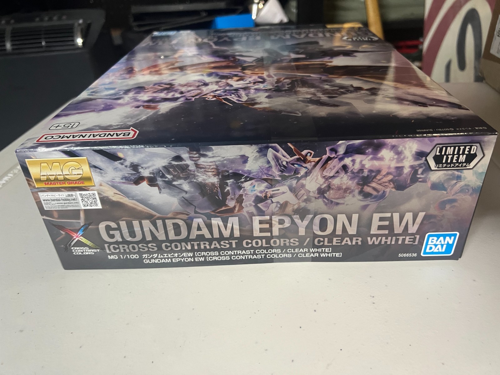 P-Bandai MG Gundam Epyon EW (Cross Contrast Colors / Clear White) 1/100 Limited