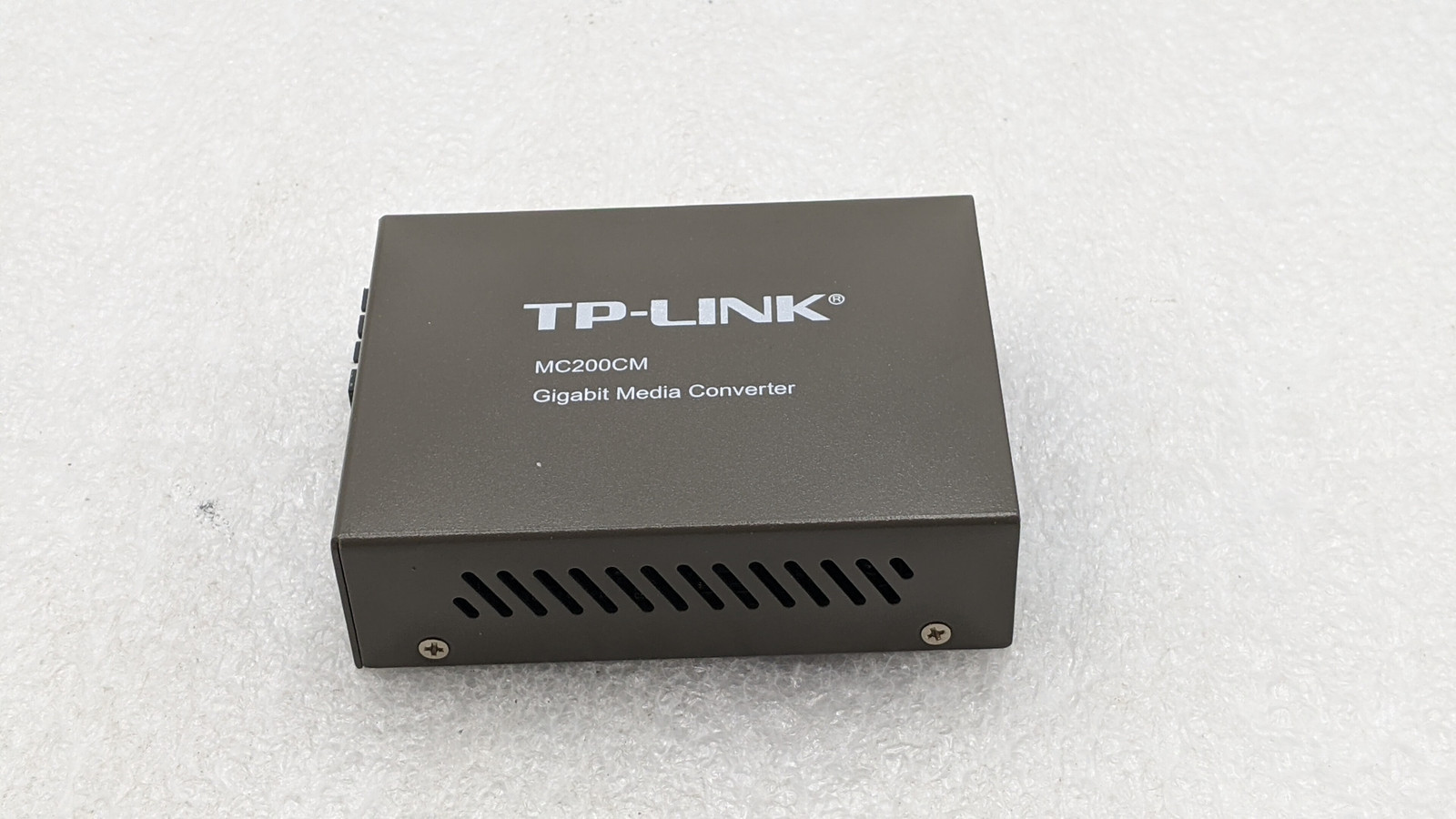 TP-Link MC200CM Gigabit RJ45 to Gigabit Multi-Mode SC Fiber Media Converter