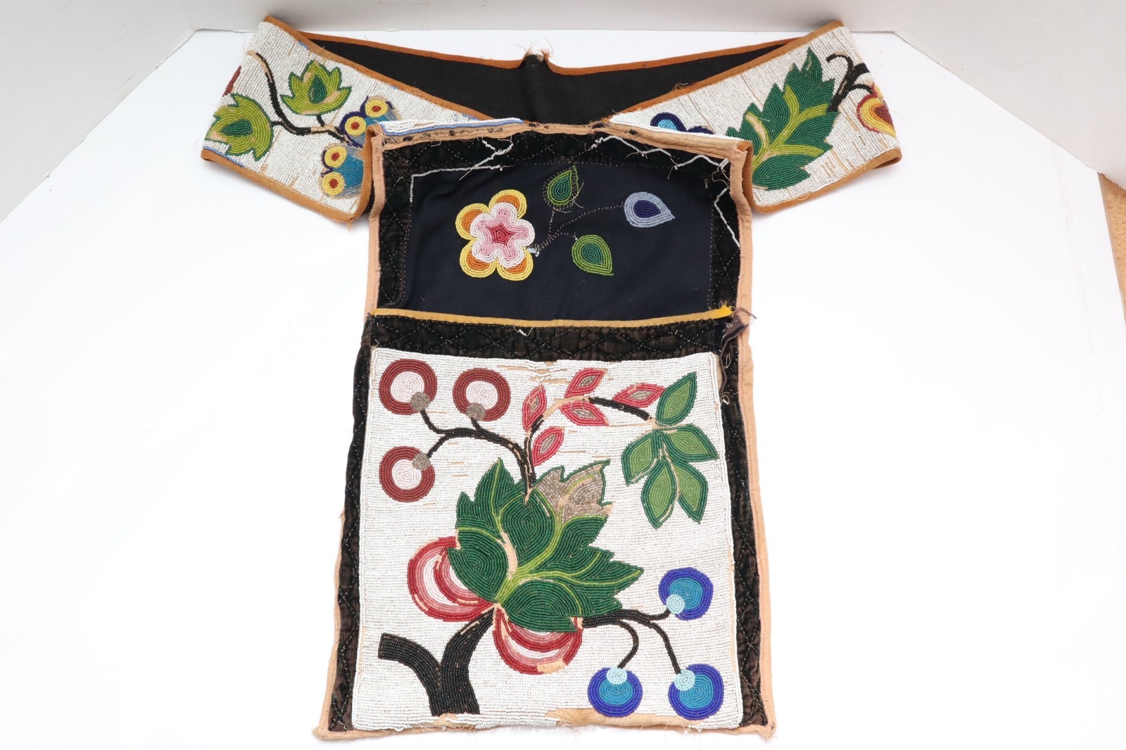 Antique GREAT LAKES Bandolier Beaded Bag Chippewa Ojibwe Flowers Native American