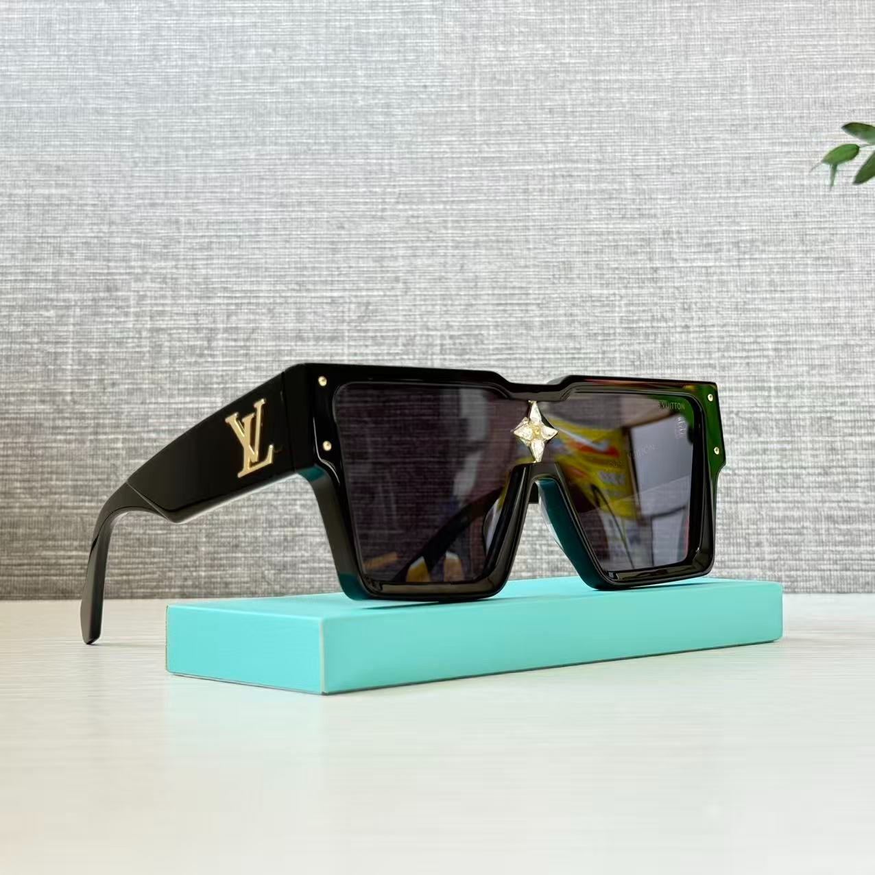 Louis Vuitton Z1578E “Cyclone” Black Sunglasses Adorned with Swarovski Crystals