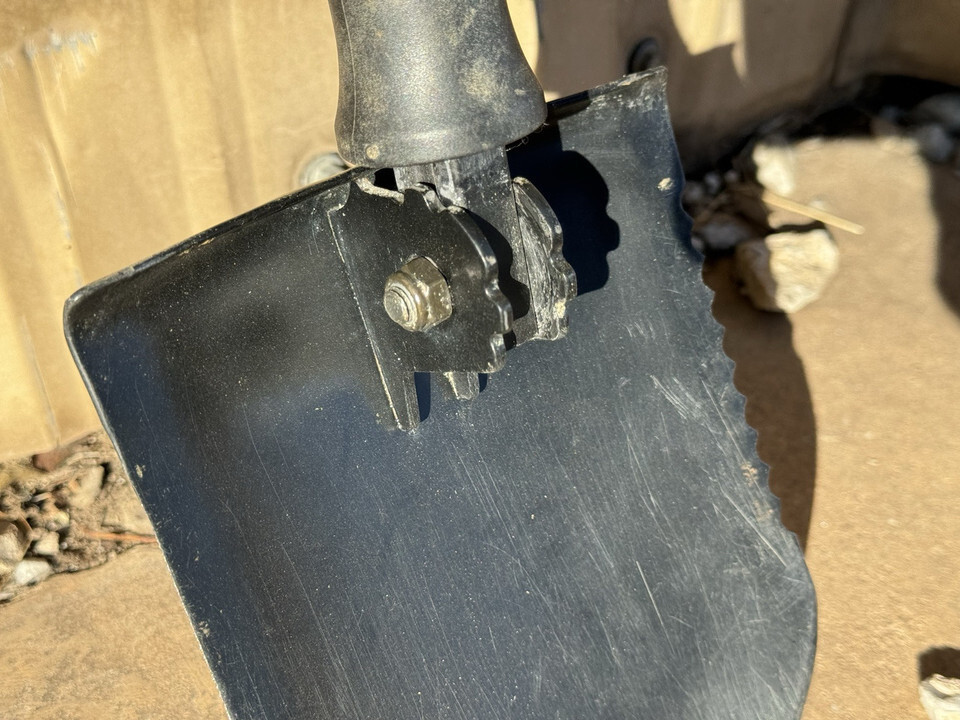 USGI Military GERBER E TOOL ENTRENCHING TOOL SHOVEL w NEW ACU COVER CARRIER