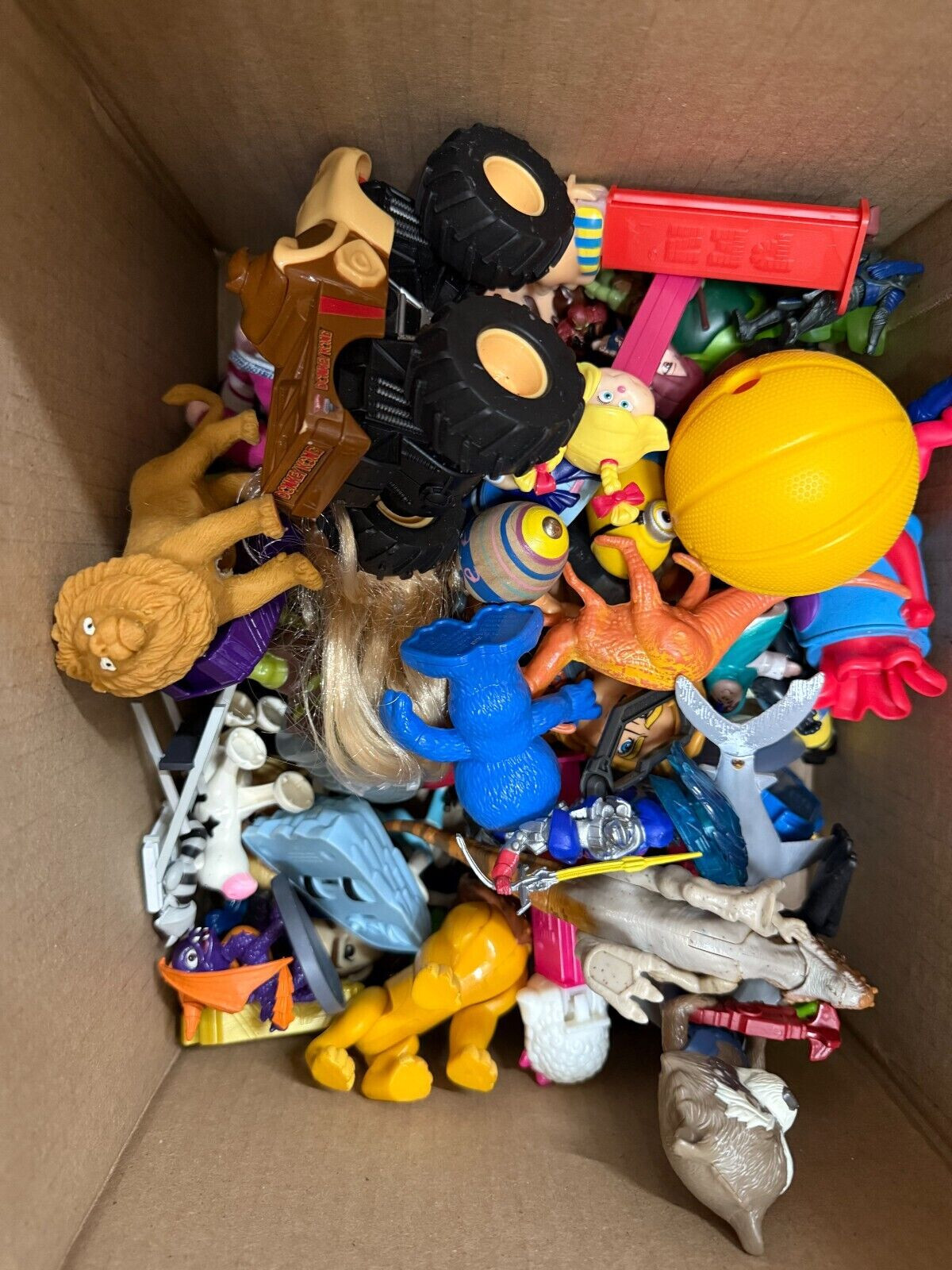 WHOLESALE LOT 8LB 3oz LOOSE Misc Childrens toys figures