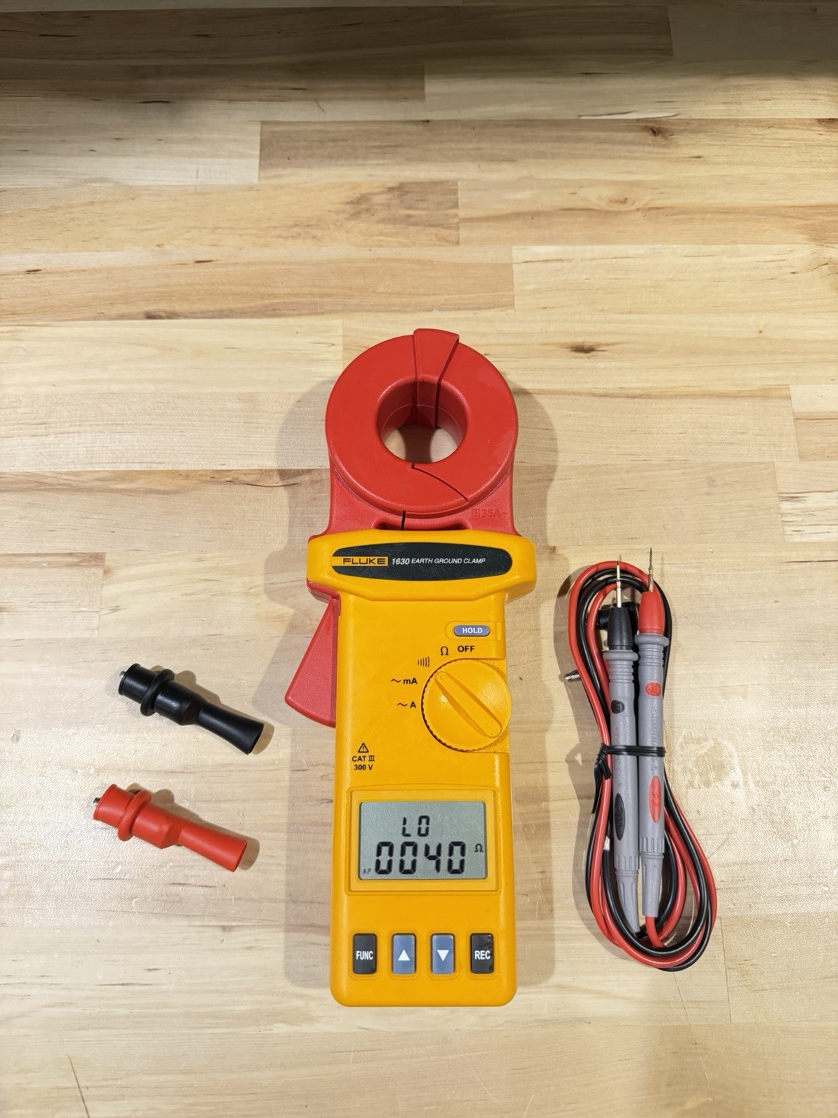 FLUKE 1630 EARTH GROUND CLAMP W/ LEADS - FREE SHIPPING / PERFECT CONDITION