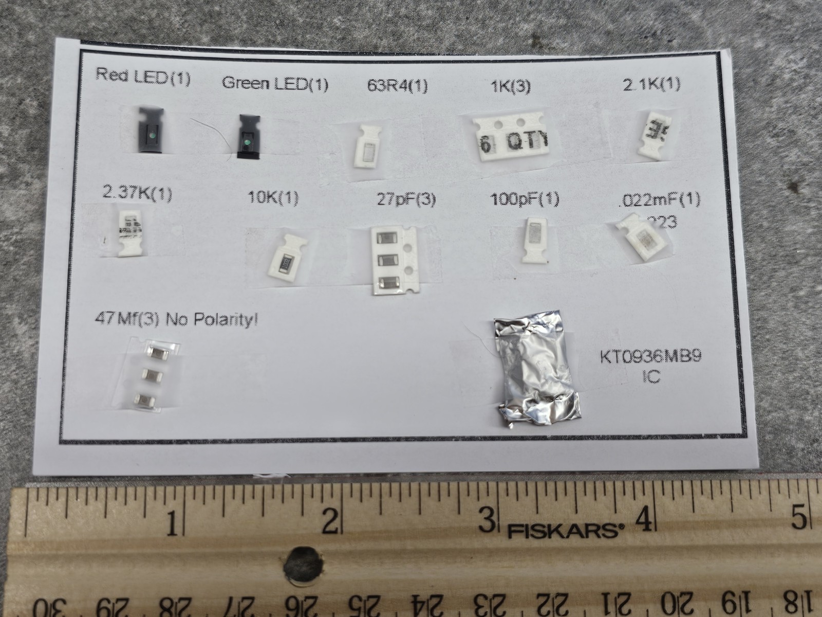 One IC 4 band Emergency Radio Kit. Receives AM FM SW1 SW2 It's a Fun DIY Kit !