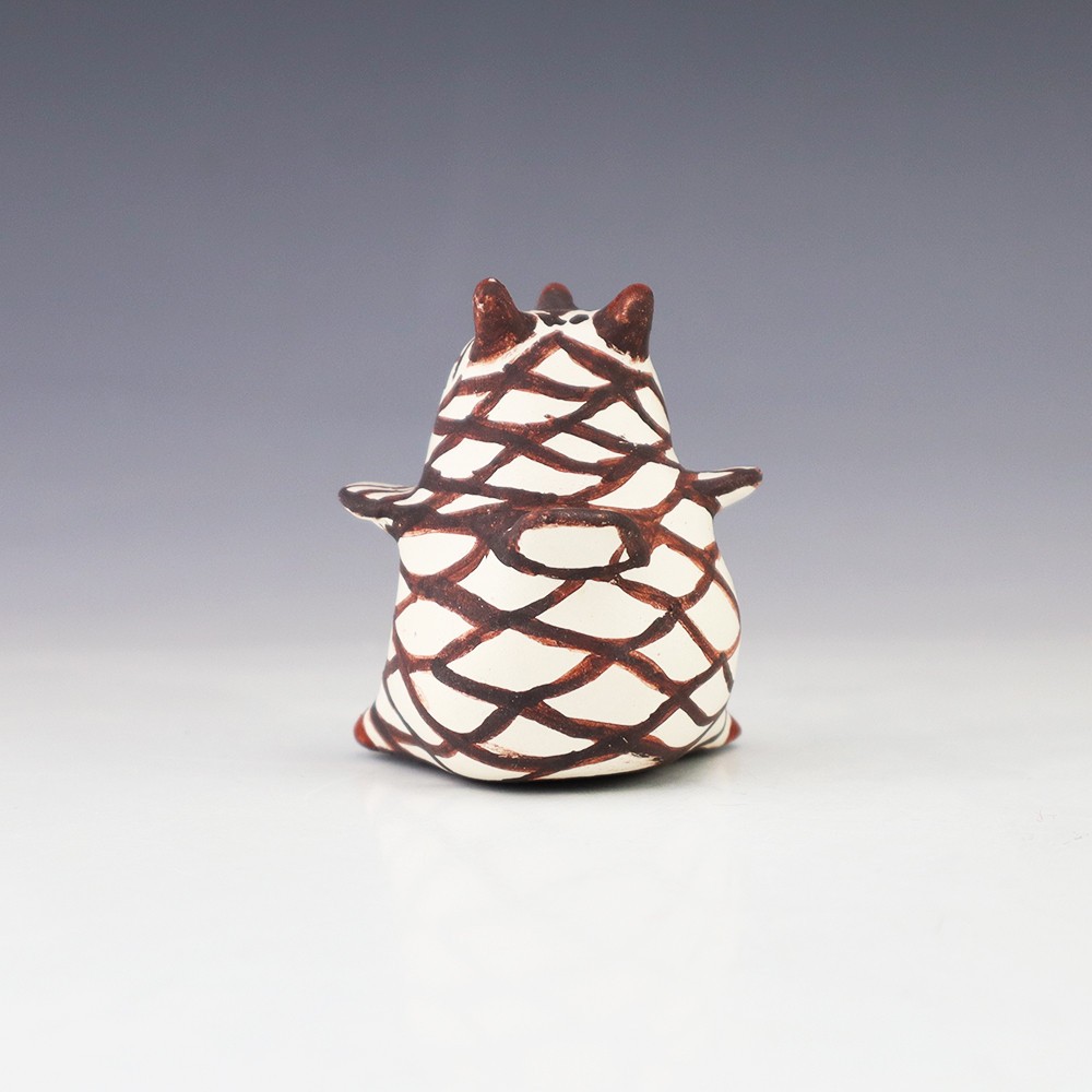 NATIVE AMERICAN ZUNI POTTERY OWL BY CARLENE KALLESTEWA