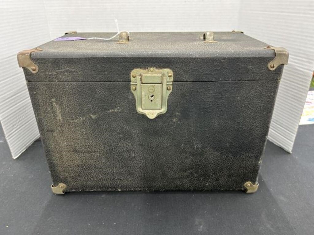 VINTAGE WWII WINKEL ZEISS GOTTINGEN MICROSCOPE with HARD CASE & PARTS