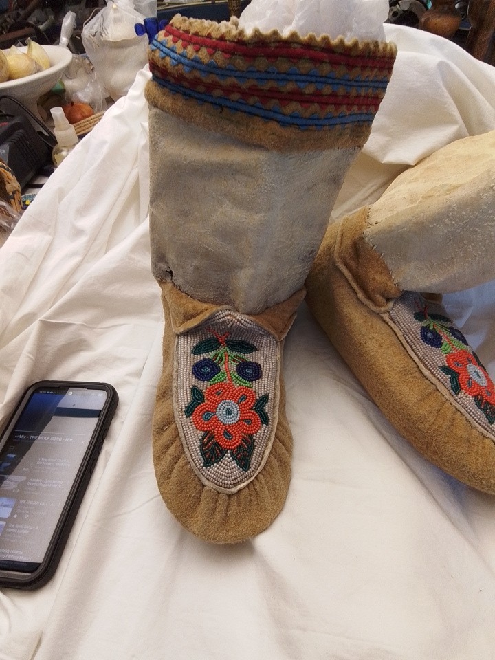 First Peoples Native American High Top Beaded Moccasins Cree Or Ojibwe?