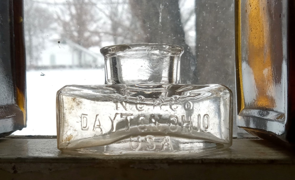 RARE N.C.R.CO DAYTON,OHIO (NATIONAL CASH REGISTER CO) 8 SIDED 1890s INK BOTTLE