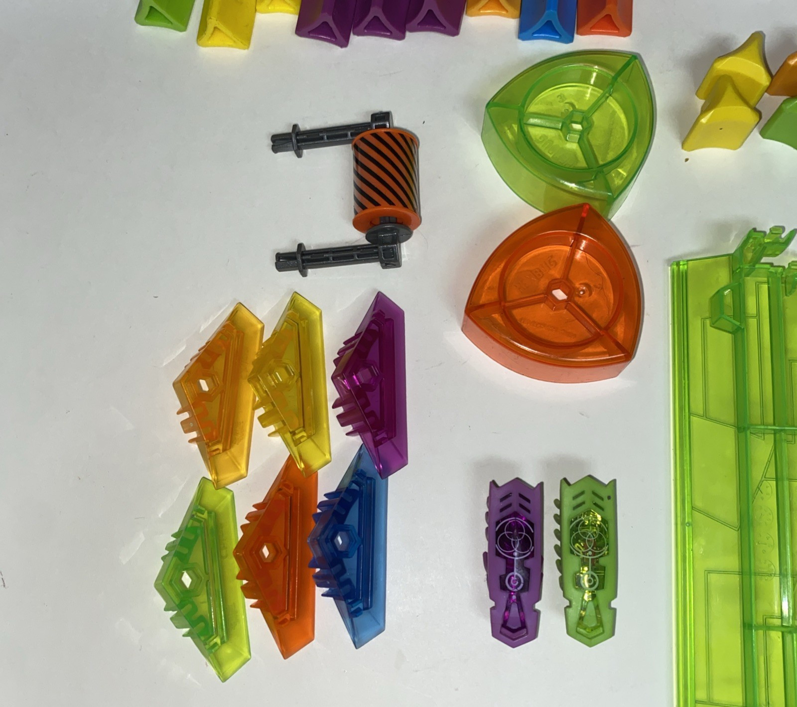 HEXBUG Flash Nano Battle Zone Playground Replacement Pieces Lot of 53 & 2 Bugs
