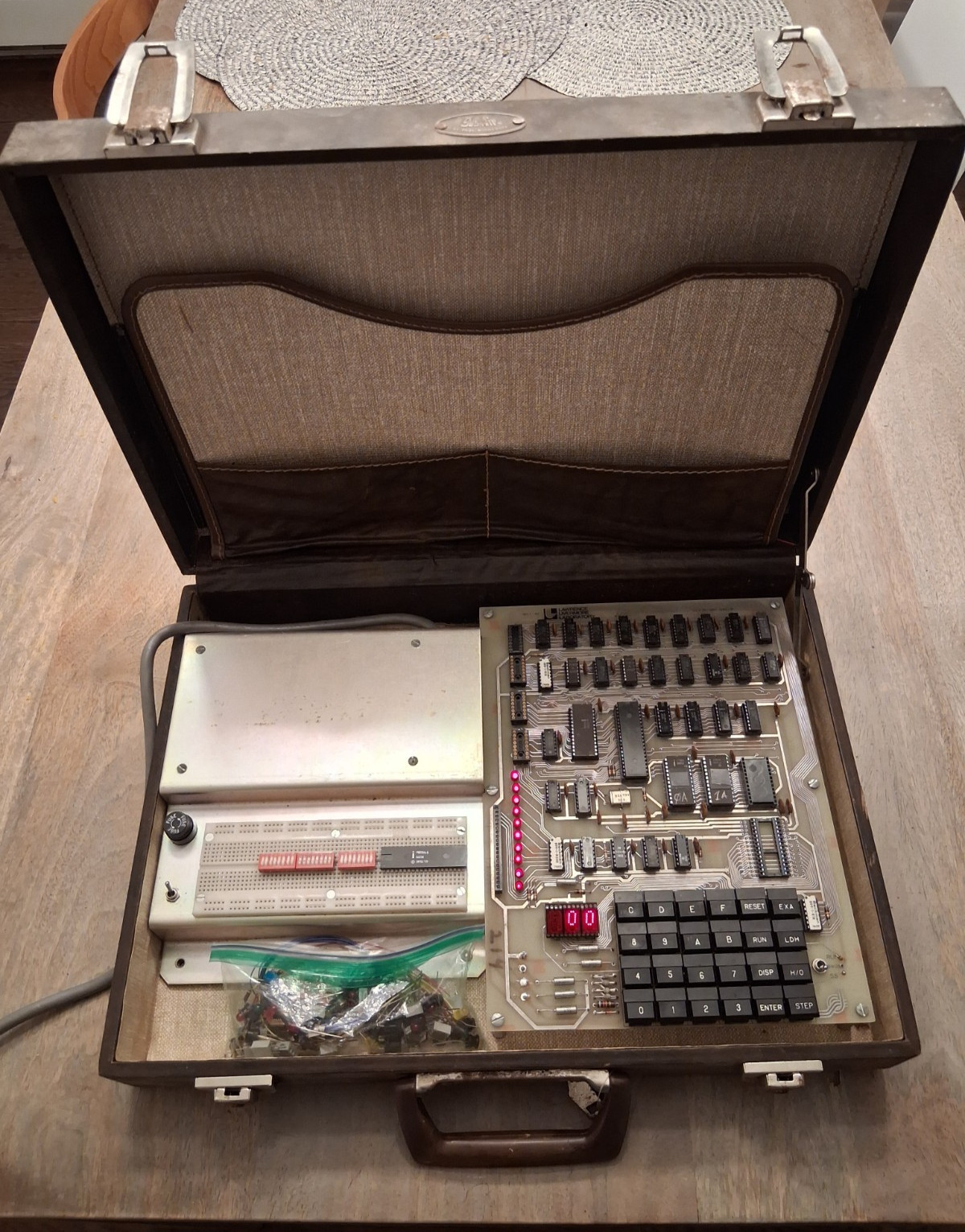 1976 Lawrence Livermore Laboratory MST-80 Intel 8080 Training Computer Powers On