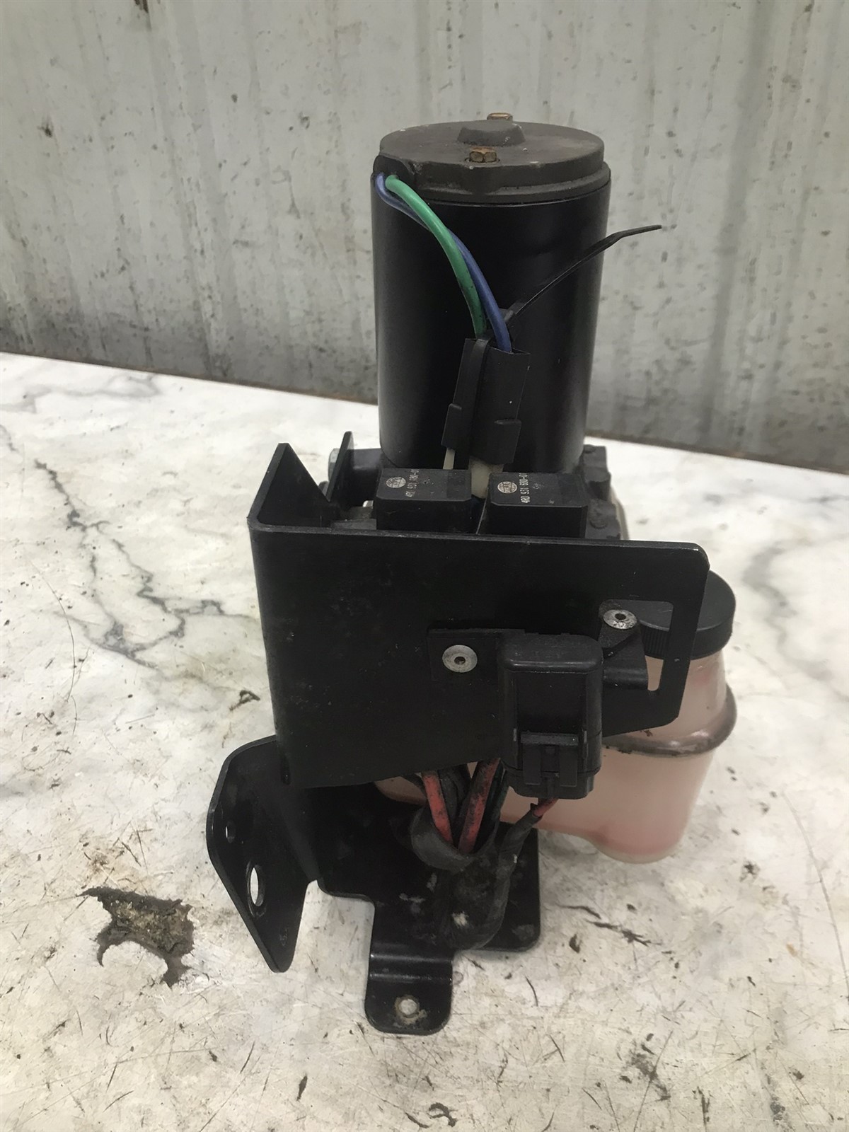 Volvo Penta Stern out drive outdrive trim tilt lift hydraulic pump 3860879