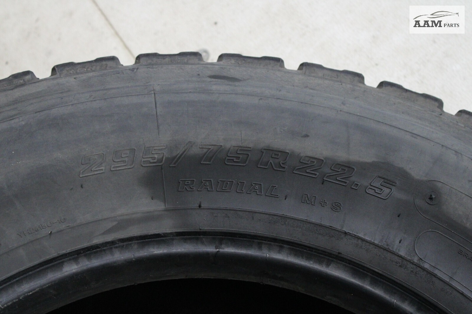 2018-2024 FREIGHTLINER CASCADIA WHEEL TIRE 295/75 R22.5 BRIDGESTONE OEM