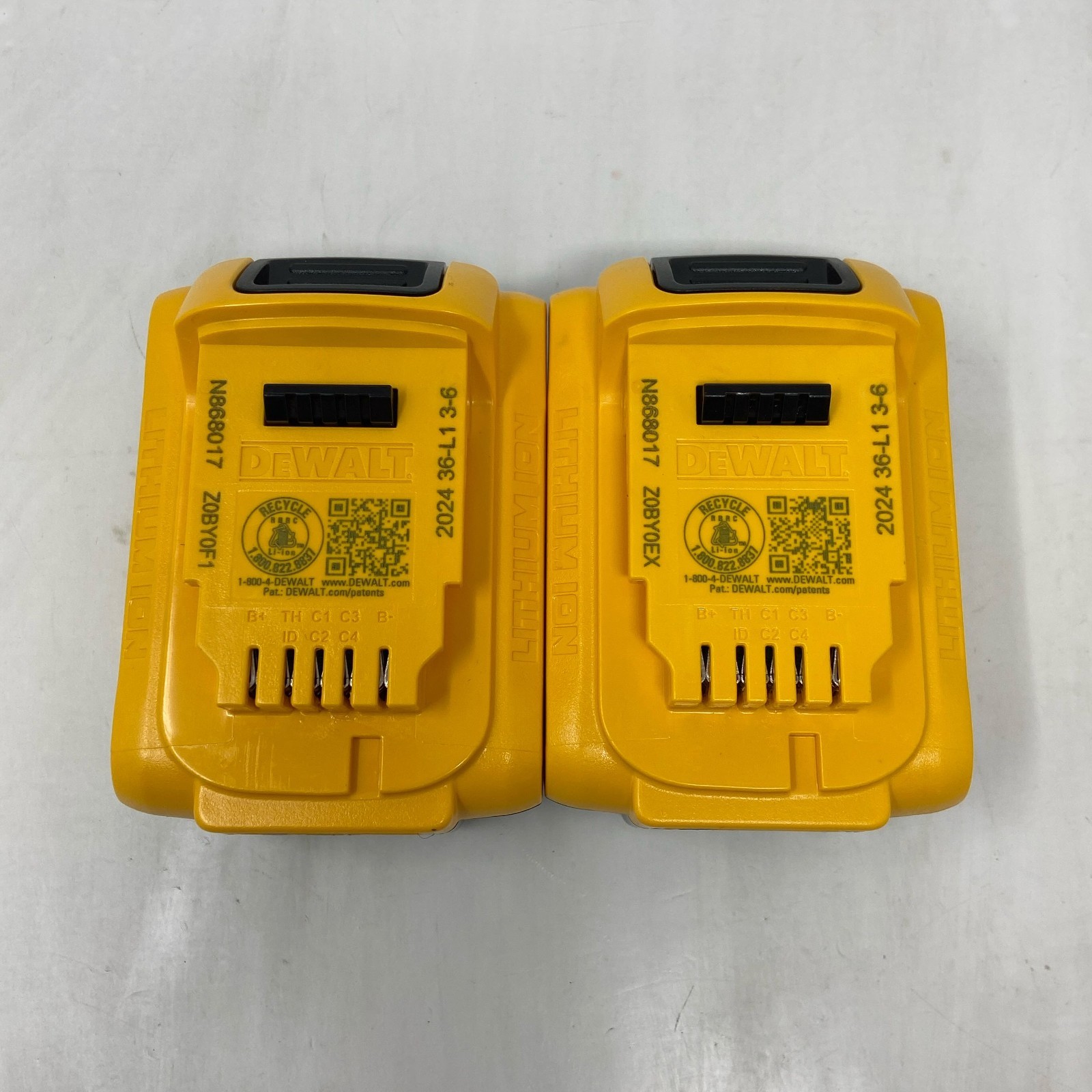 DEWALT XR 20V MAX 4.0Ah Lithium-Ion Batteries DCB204 2-Pack - Yellow/Black