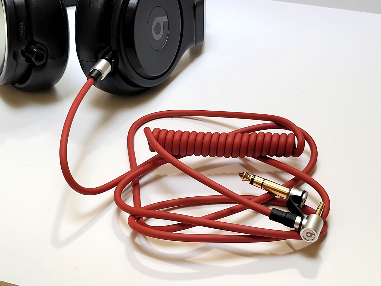 2 Coiled Audio Cables for BEATS PRO and BEATS PRO DETOX with Locking Function.