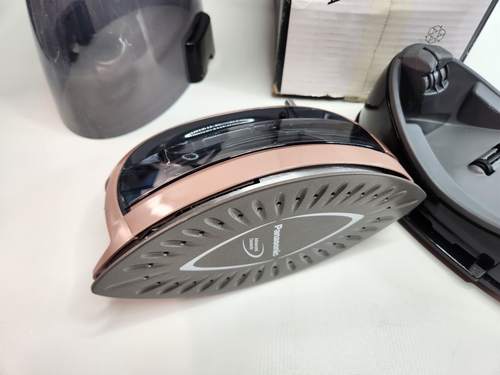 Panasonic 360 Freestyle Cordless Iron Open Box New Ni-WL607 Rose Gold