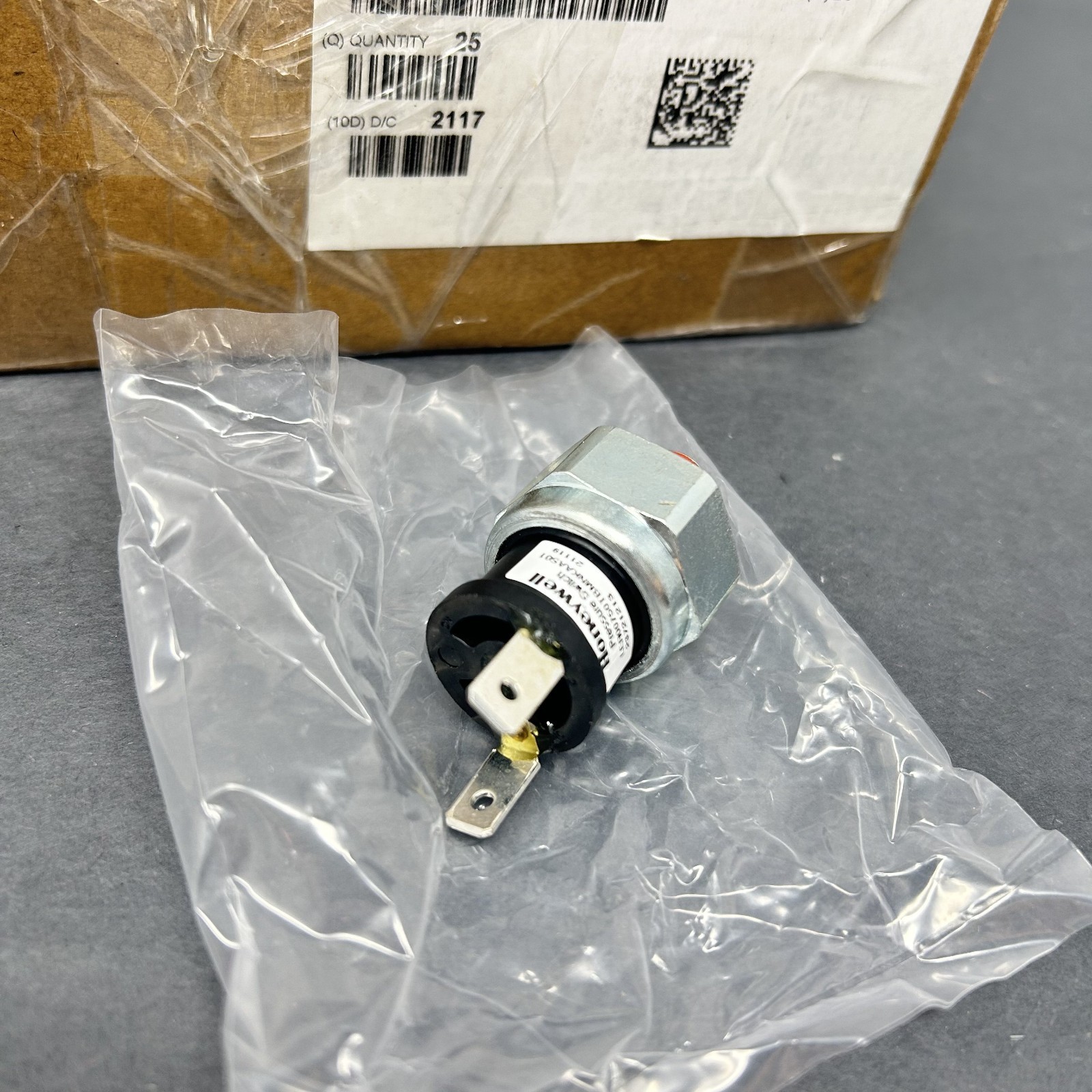 HONEYWELL LER00750TBMNKAAS01 INDUSTRIAL PRESSURE SENSOR SWITCH 2-PIN LE SERIES
