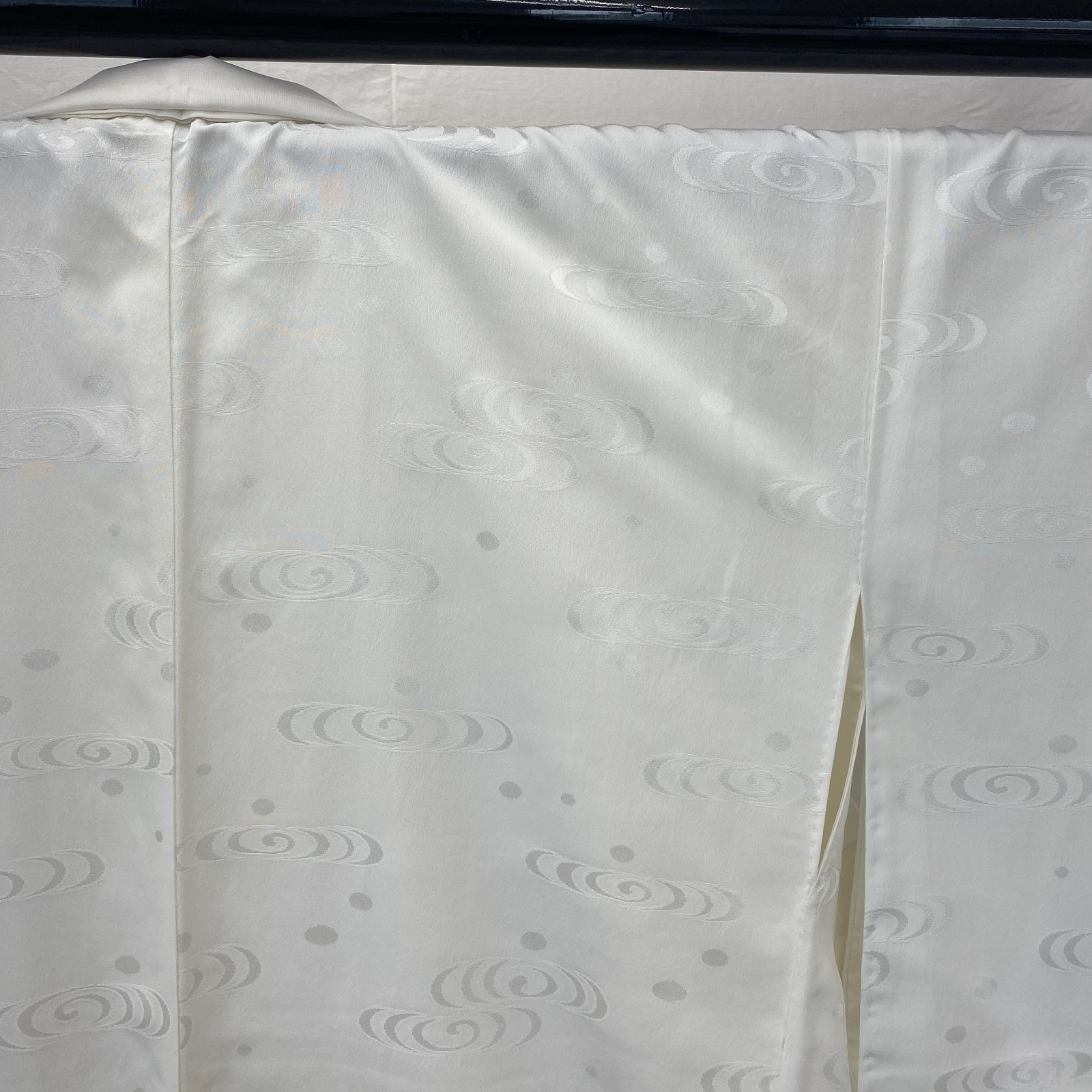 Japanese Vintage Kimono Juban Polyester White Traditional Authentic Length 53 in