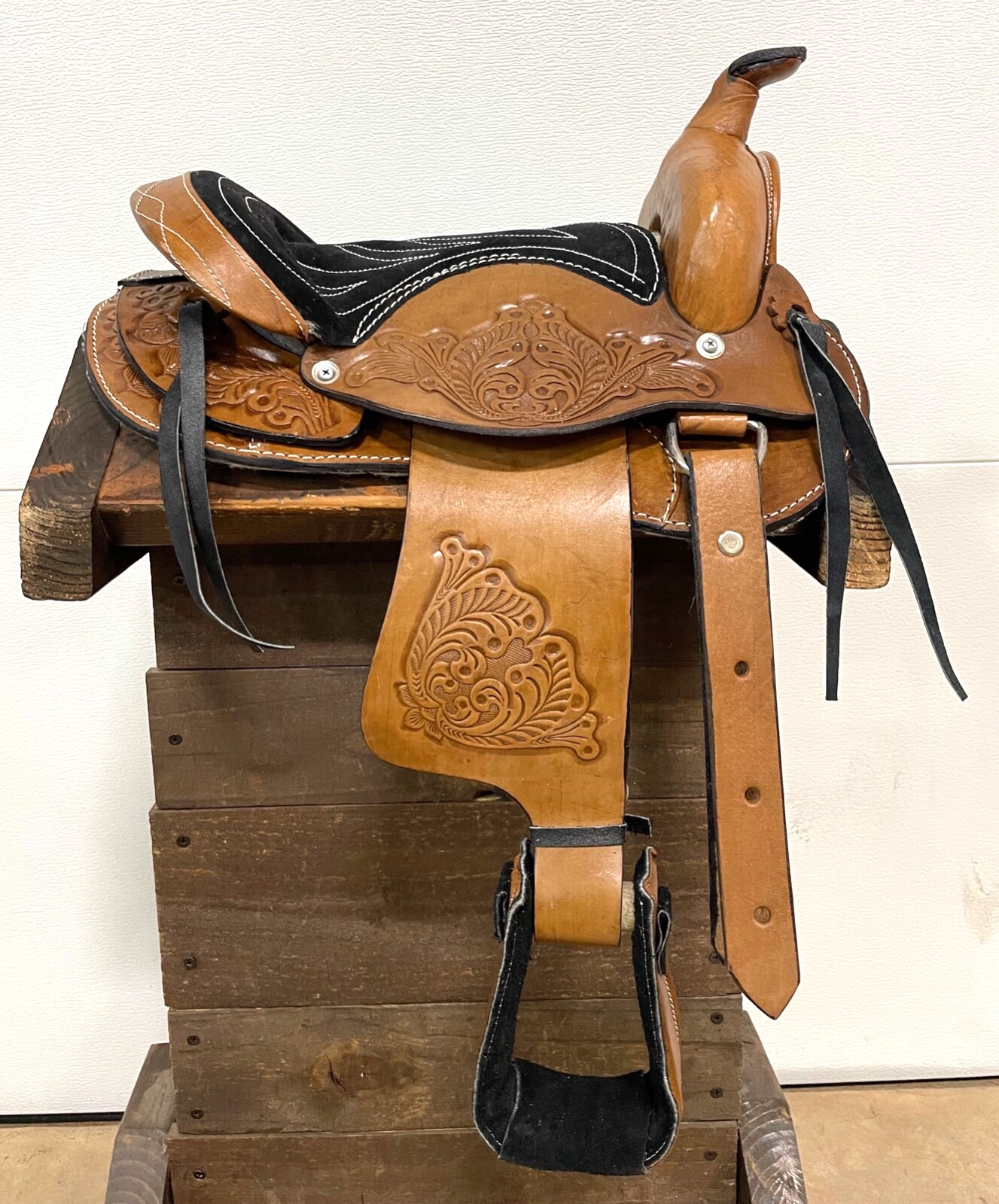 Used 10" Brown Leather Pony Kids Round Skirt Saddle