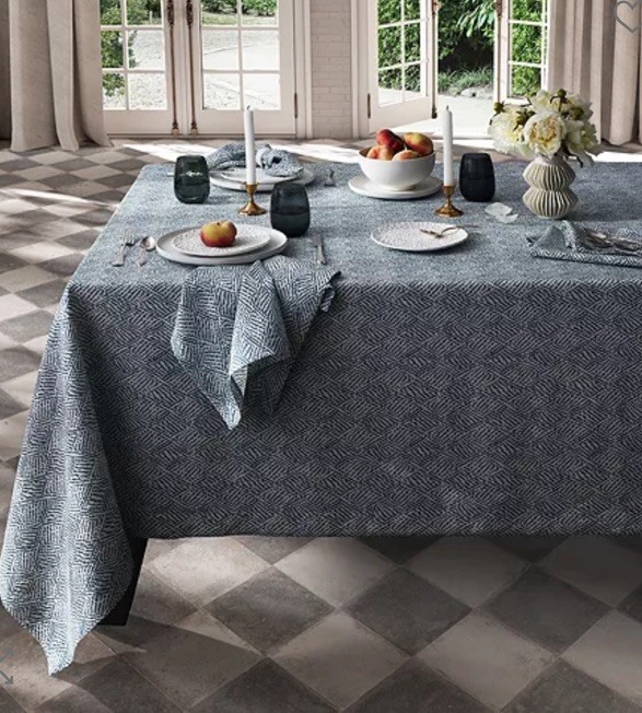 NIP Matouk Schumacher Duma Diamond Blue Tablecloth 70" x 126" 100% Linen