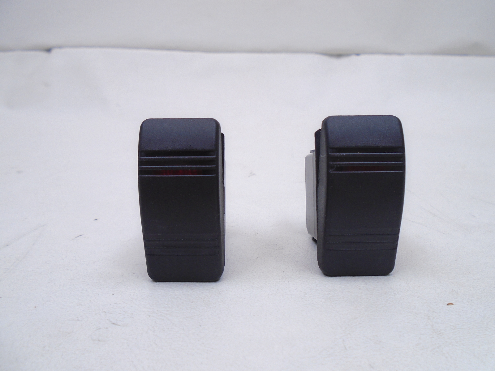 CARLING 12 VOLT 20 AMP ON / OFF ILLUMINATED ROCKER SWITCH (SET OF 2) MARINE BOAT