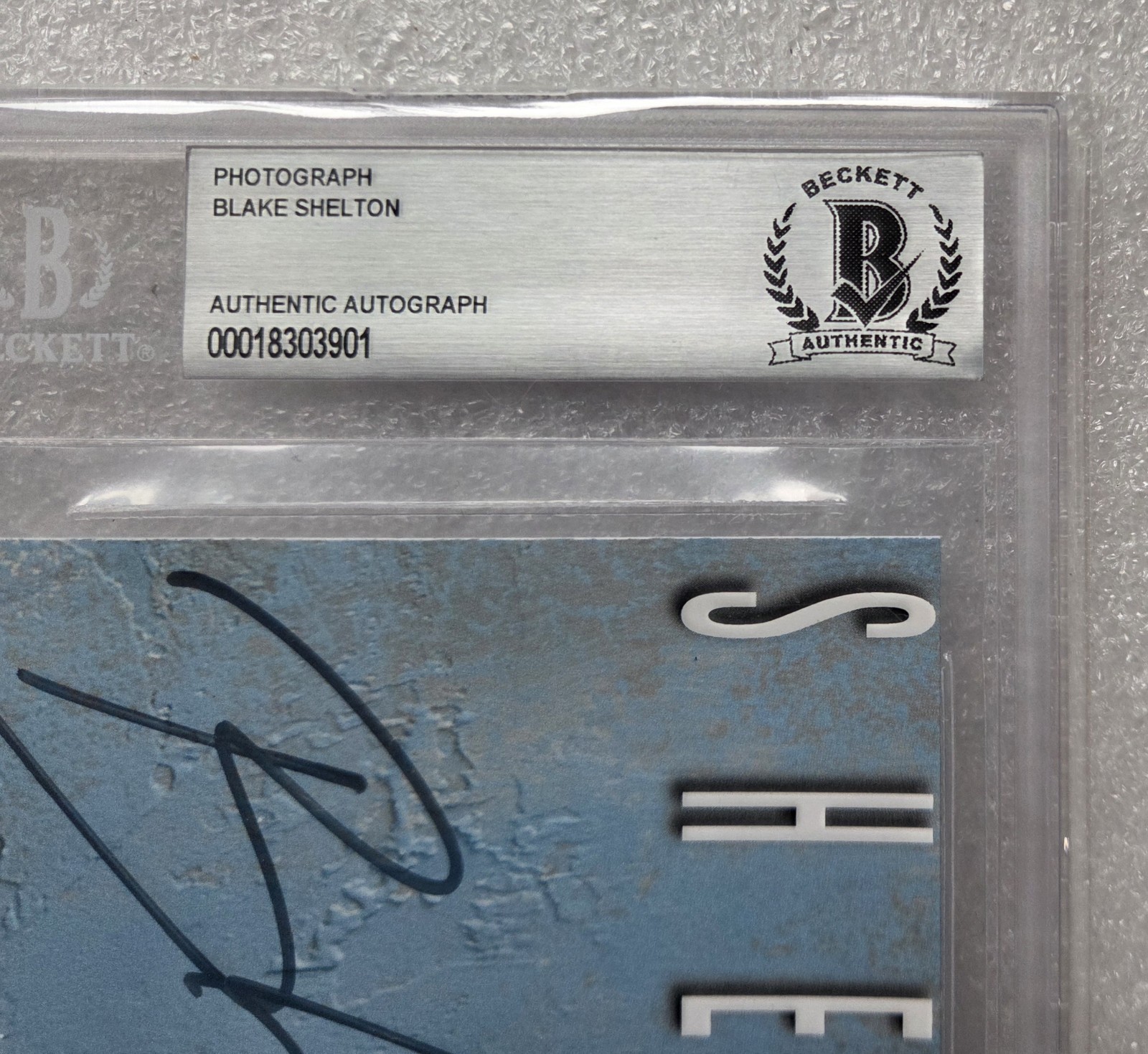 BLAKE SHELTON SIGNED PHOTO BECKETT BAS COA AUTOGRAPHED SLABBED COUNTY MUSIC