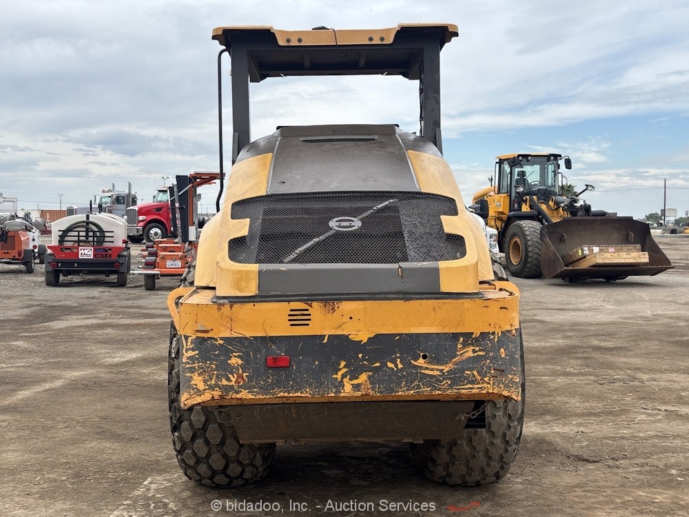 2016 Volvo SD115B 84" Smooth Drum Vibratory Ride On Roller Compactor bidadoo