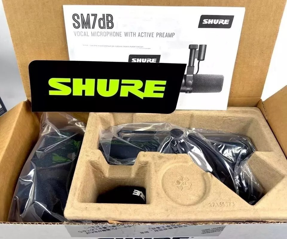 Shure SM7dB Dynamic Microphone Built In Preamp Streaming Podcast Recording NEW