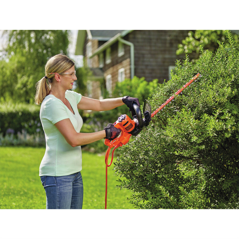 Black & Decker BEHT200 120V 3.5 Amp 18 in. Electric Hedge Trimmer New