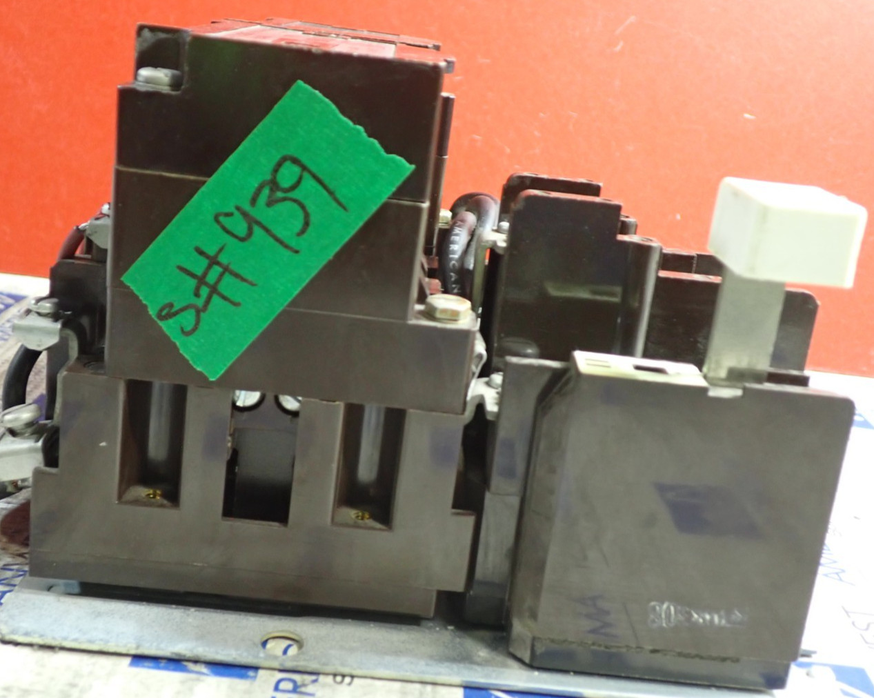 Cutler Hammer A50AG0 Size 00 Reversing Starter 3 Phase 9 Amp w/ C320KB2 S939