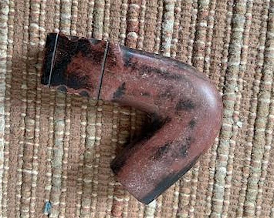 EARLY 17th-18th century NATIVE AMERICAN PIPESTONE ELBOW PIPE.