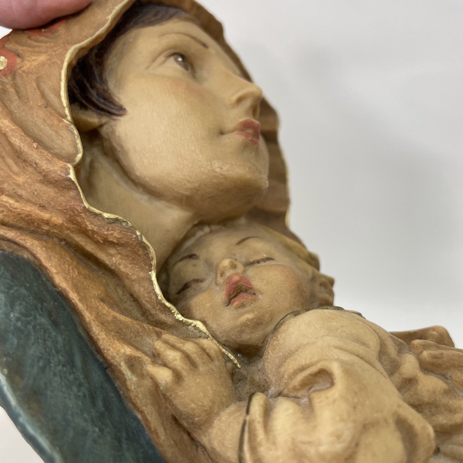 Mary & Baby Jesus Solid Resin Wall Plaque 7” Madonna Religious Decor Hand Painte