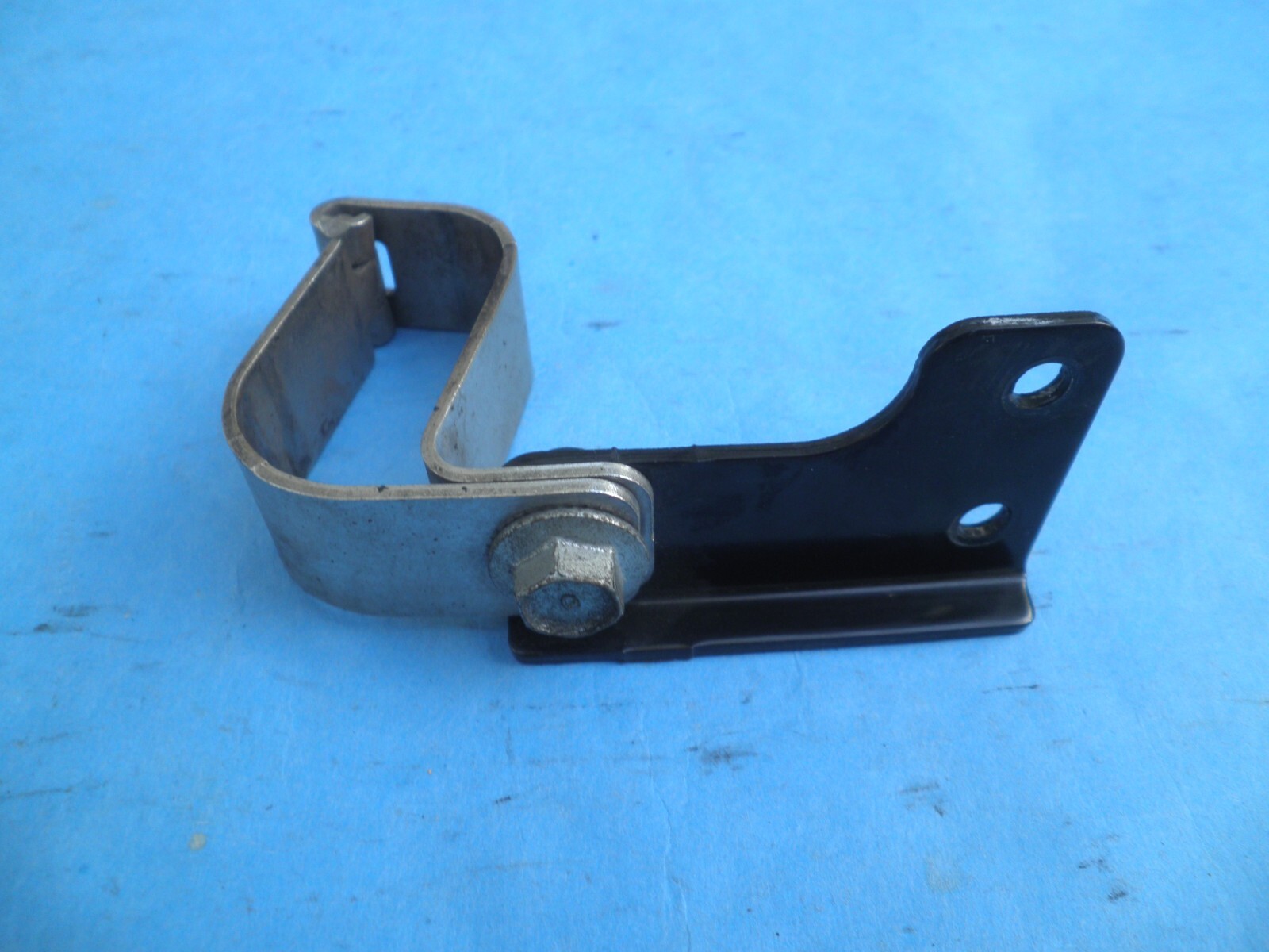 2009-2025 HARLEY OEM TOURING FLHT FLHX CROSSOVER EXHAUST MOUNTING CLAMP BRACKET