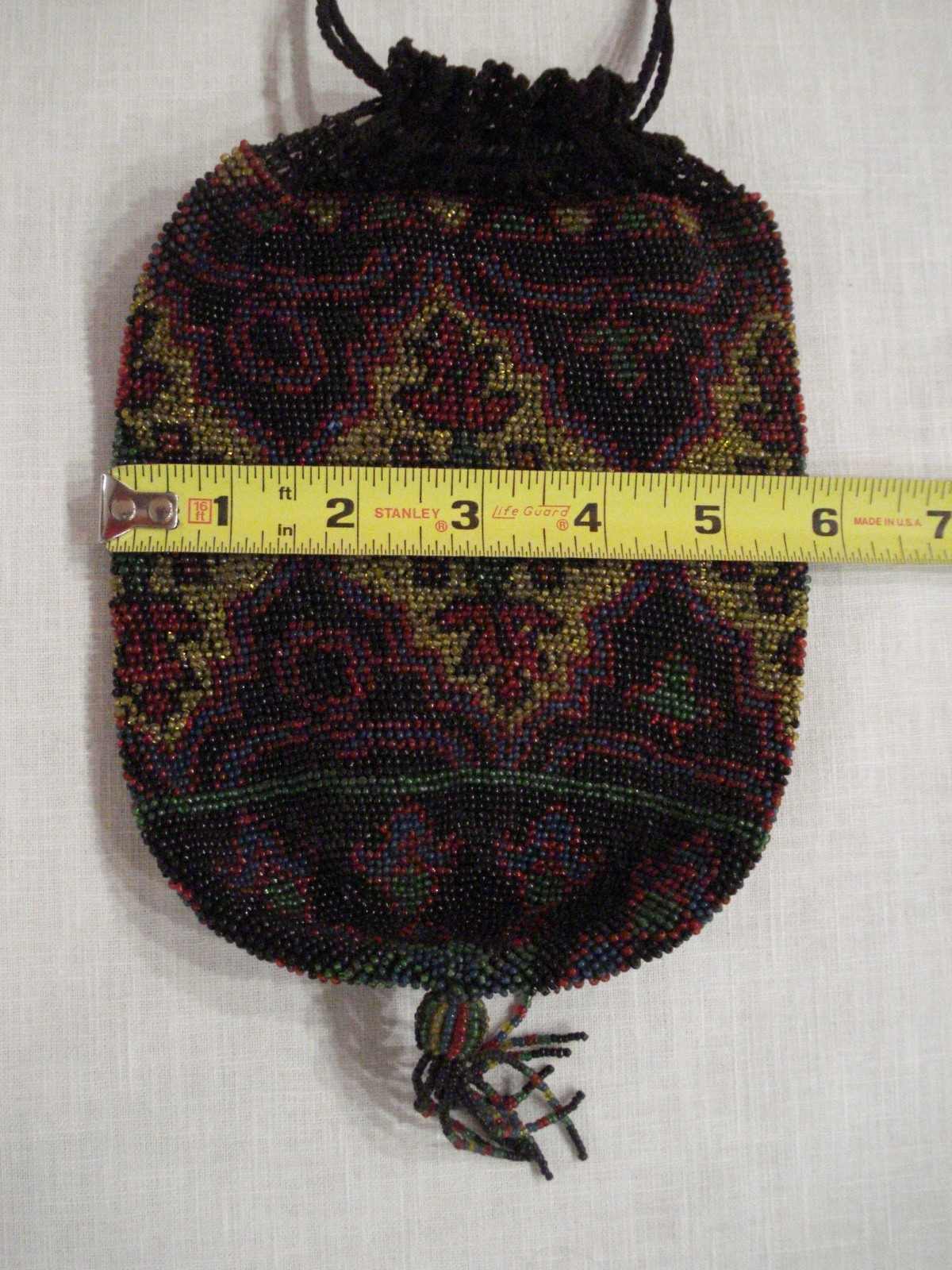 VTG ANTIQUE MULTICOLOR GLASS BEADED FLORAL CREST & CROCHET DRAWSTRING POUCH BAG