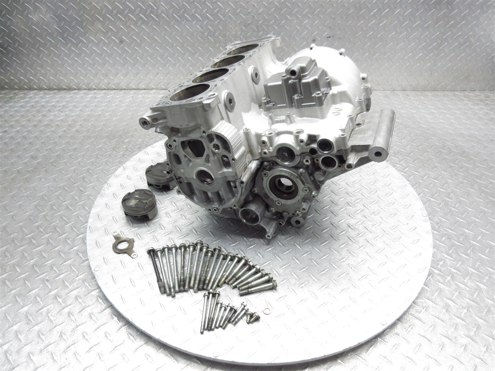 2015 11-20 Suzuki GSXR 750 GSXR750 Crankcase Case Engine Motor Block Piston Lot