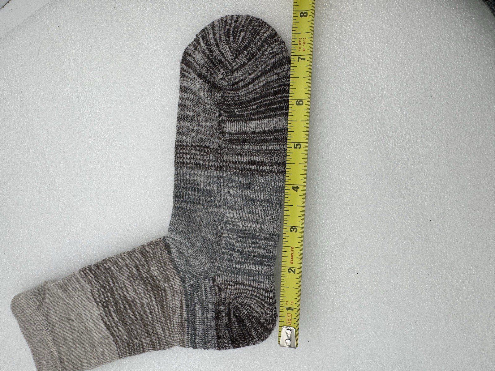 Kirkland Signature Merino Wool Crew Socks 4 Pairs Gray Black Beige US 6-10.5