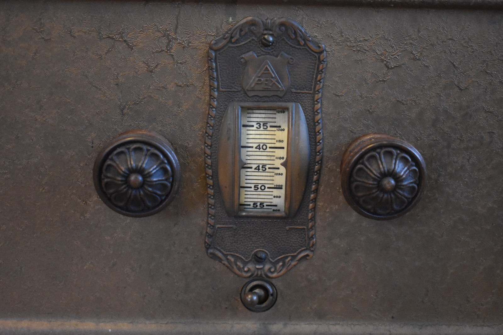 Vintage Neutrodyne Elec Recvr Breadbox Radio All tubes + Frost Fones 161 headset