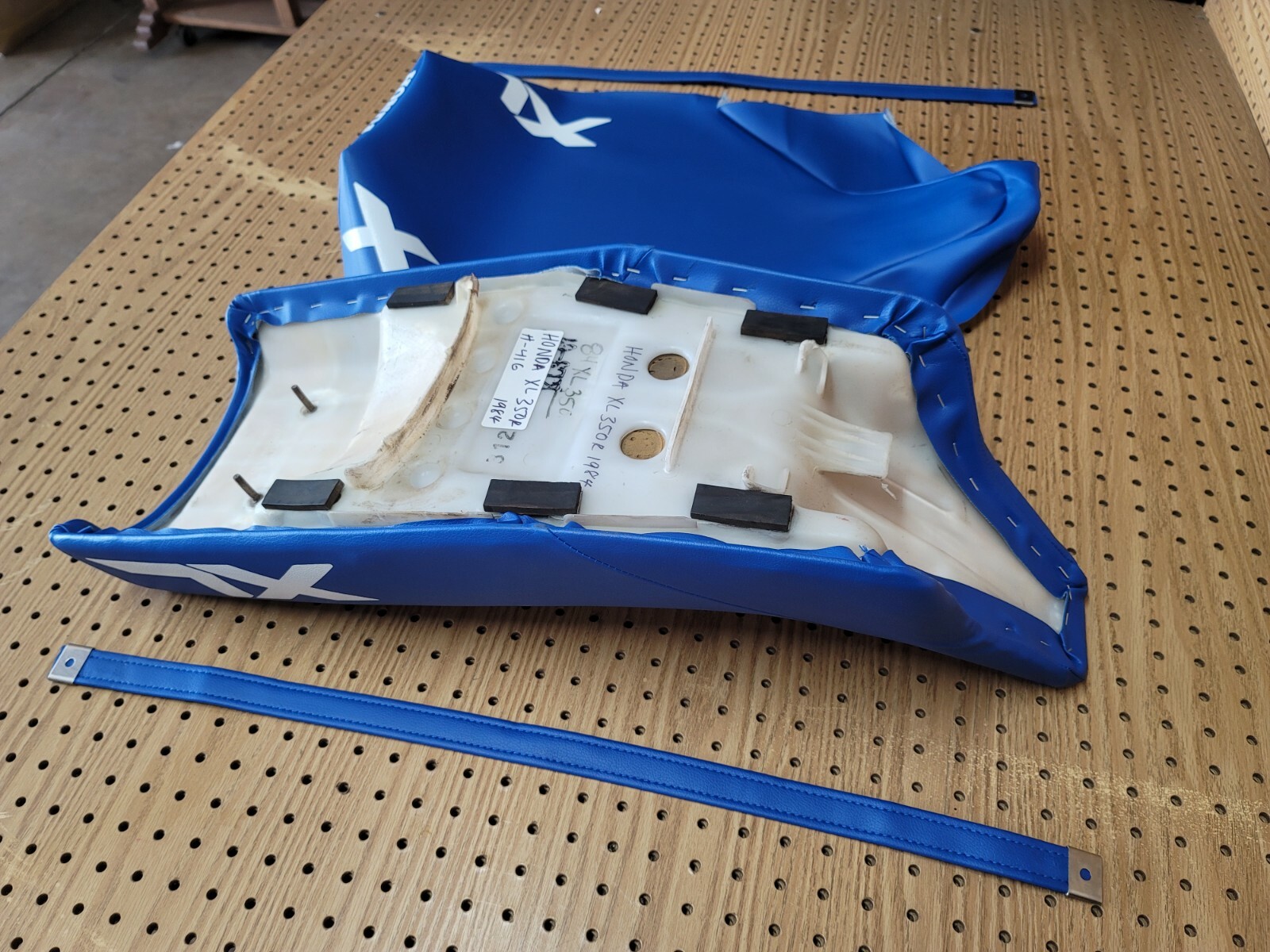 XL350R SEAT COVER FIT HONDA XL350R 1984 TO 1985 MODEL + STRAP (H*-416)