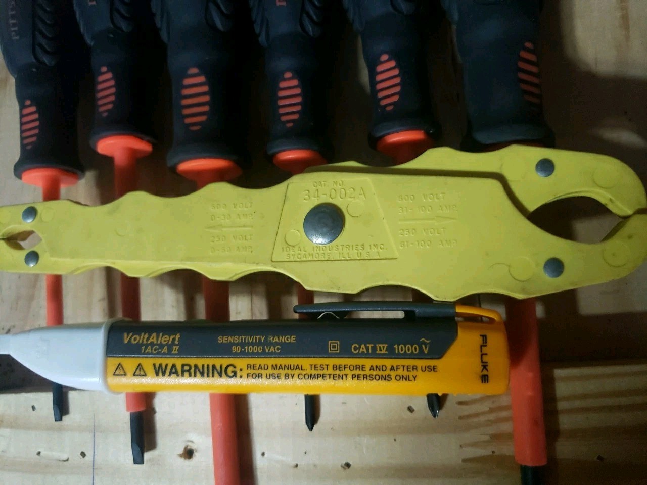 Electrician Lot - Insulated Screwdrivers - Fluke Volt Alert & Fuse Puller