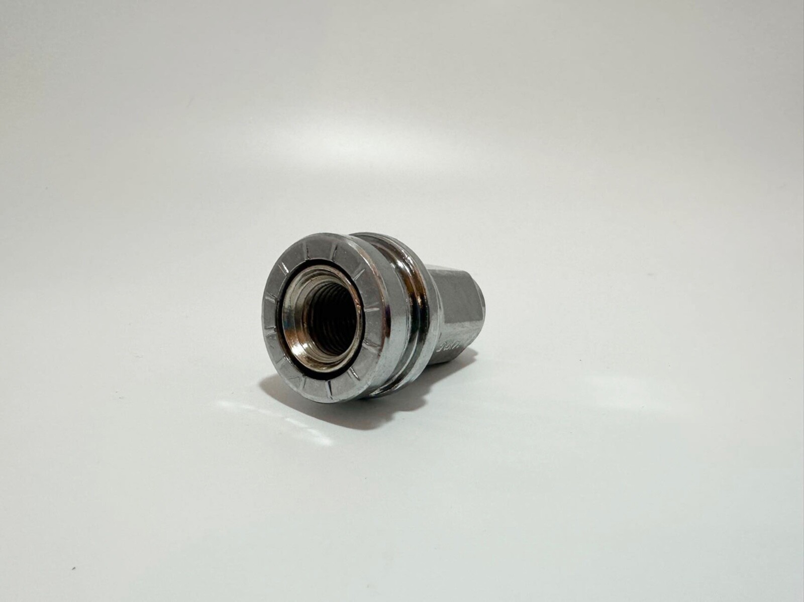 32 OEM Factory Style Lug Nuts 14x1.5 For Ford Super Duty F-250 F-350 HCPZ-1012-B