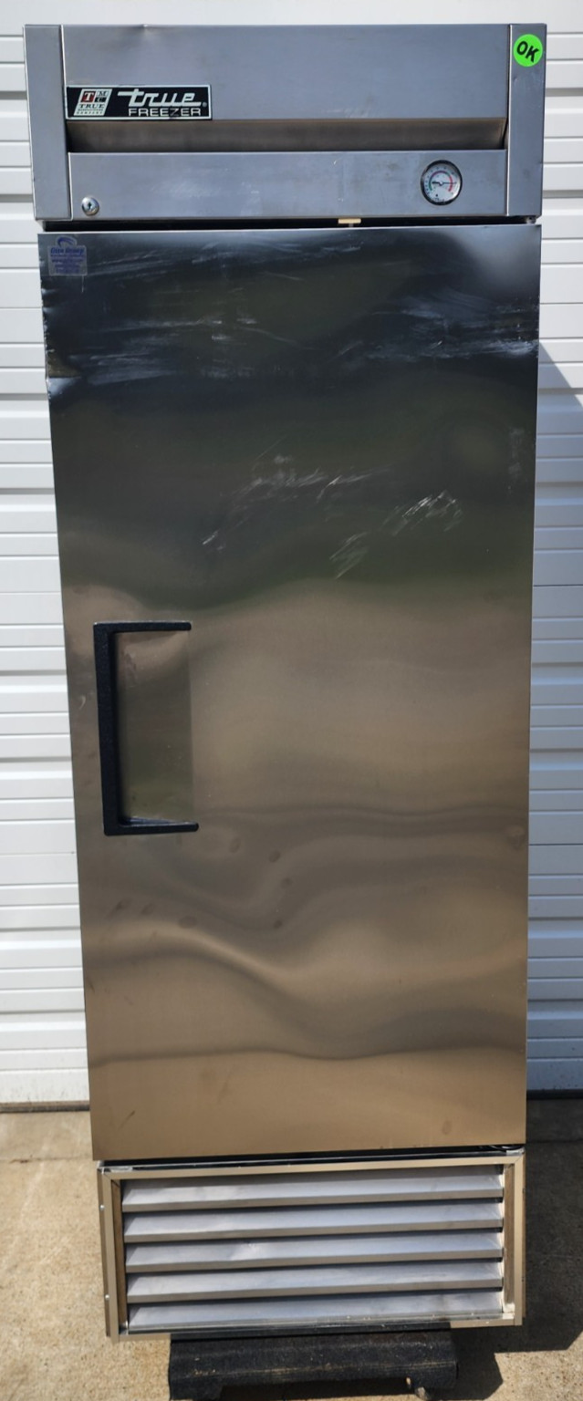TRUE T-23F SINGLE DOOR REACH-IN FREEZER