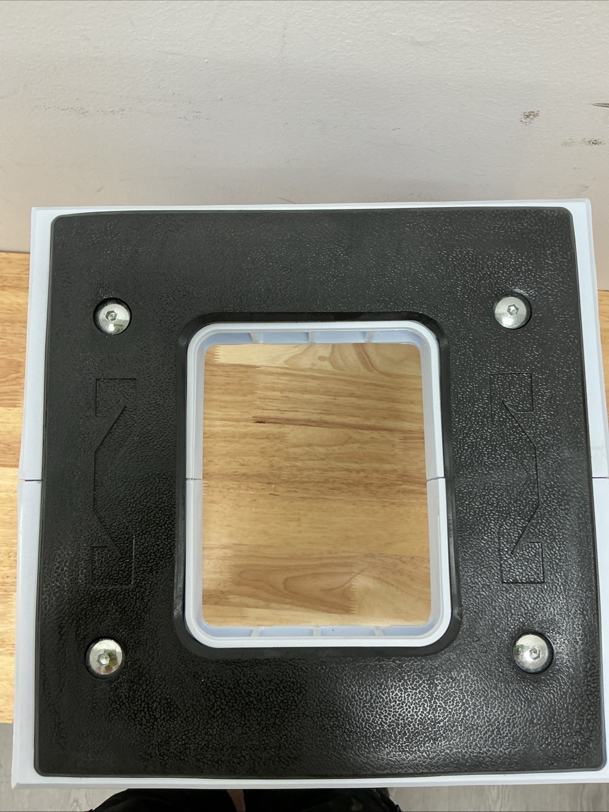 Matrix Concepts M64 Elite Stand White/Black M64 100-