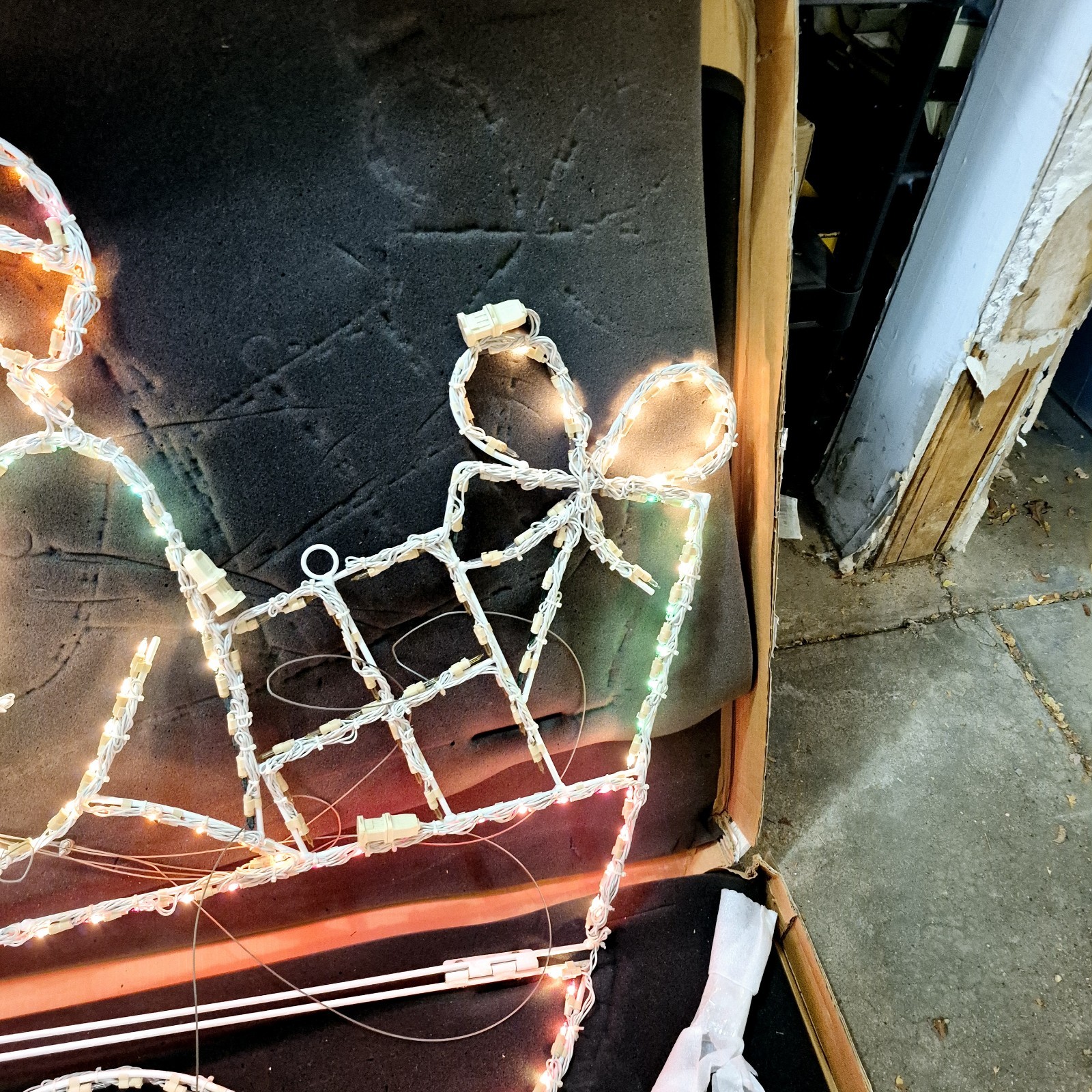 Holiday Lighting Specialists Christmas Sleigh Outdoor Decoration 5 Ft Tall