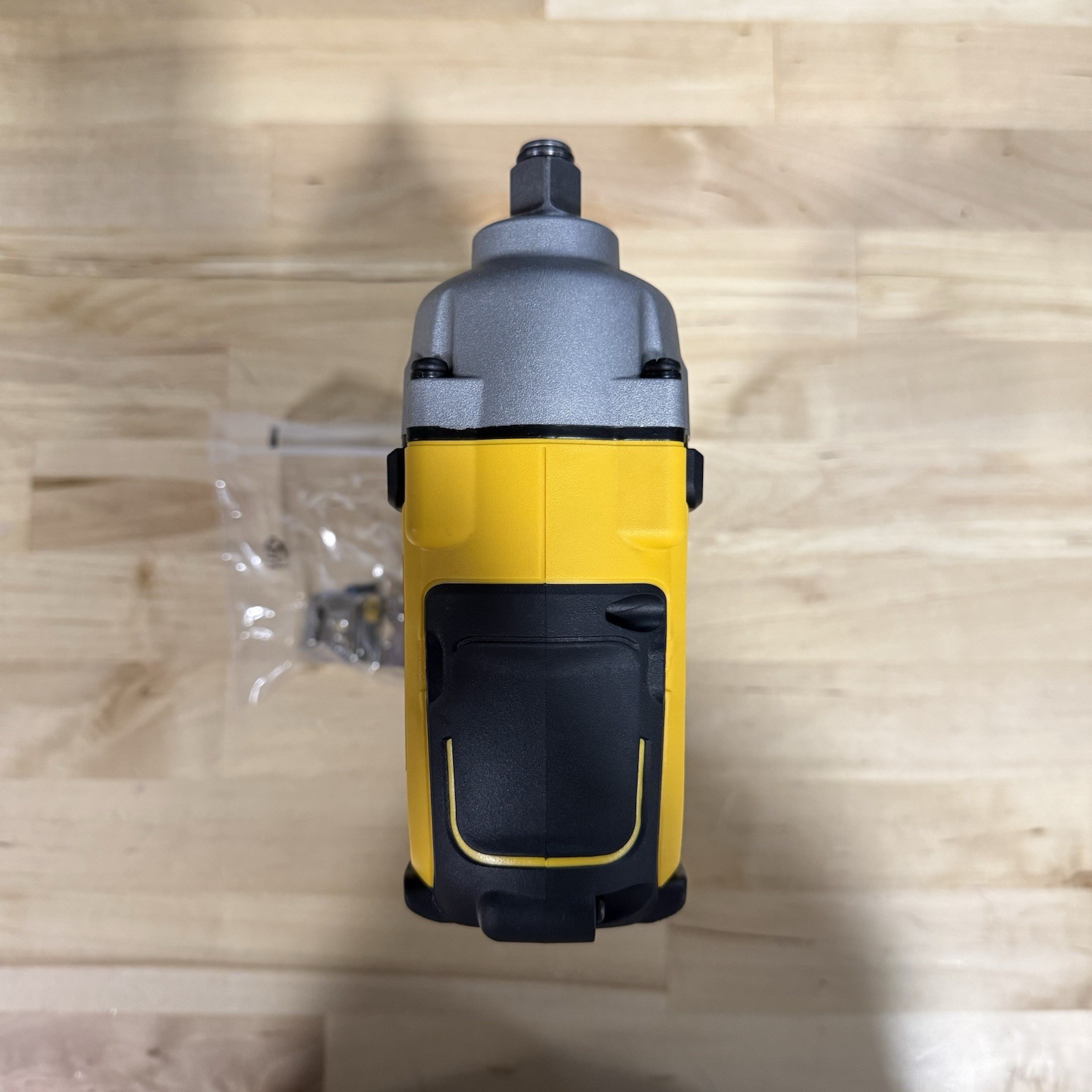 DEWALT 20V MAX Cordless Impact Wrench, 1/2' Hog Ring, Includes LED Work DCF891B