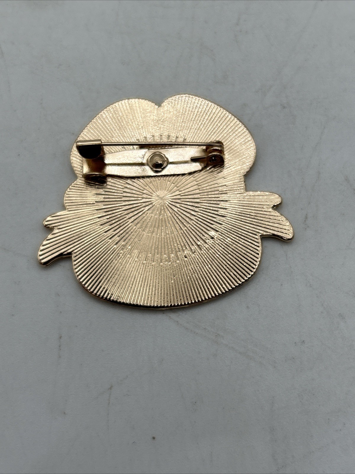 Remembrance Day Lest We Forget Red Poppy Metal Lapel Pin Badge